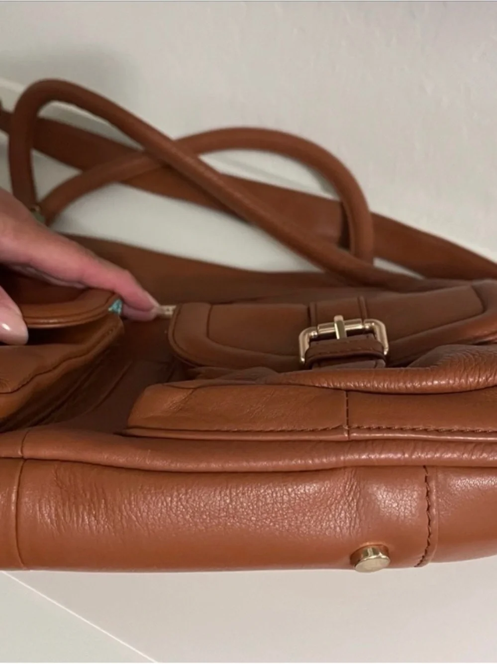 Structured Tan Bag with Exterior Pockets Lily & Jade Elizabeth in Congac